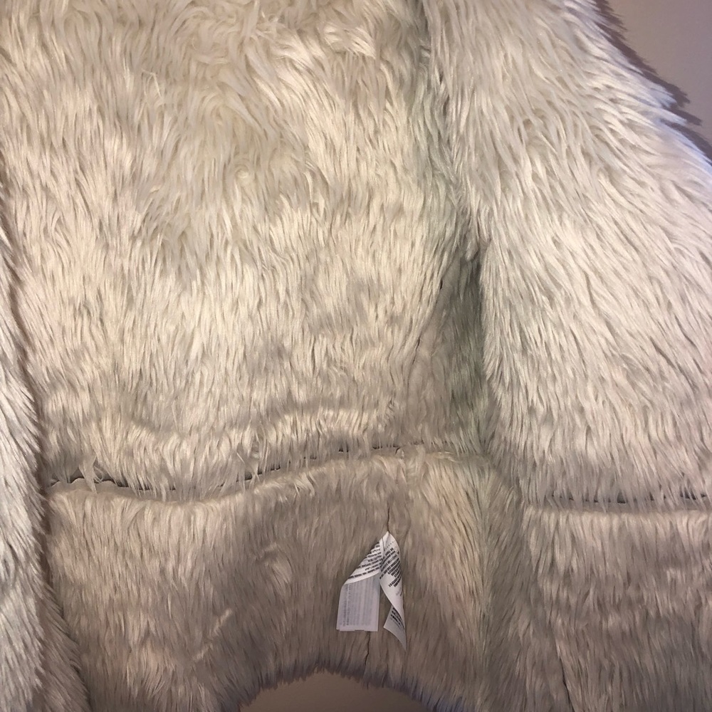 Hollister Faux Suede and Fur Lined Vest - Picture 7 of 10
